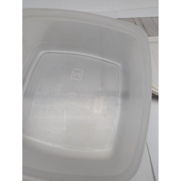 Vintage Rubbermaid 5 Cups #2 Square Container Almond Lid - Picture 10 of 10